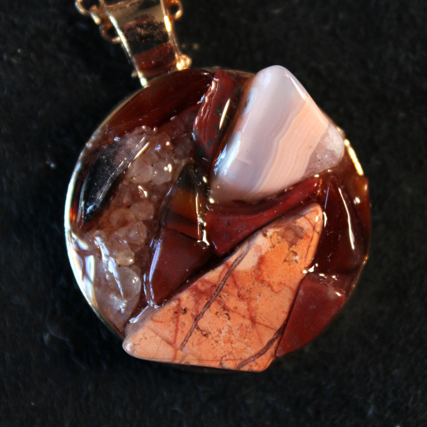 Red Zigzag Stone Chip Necklace