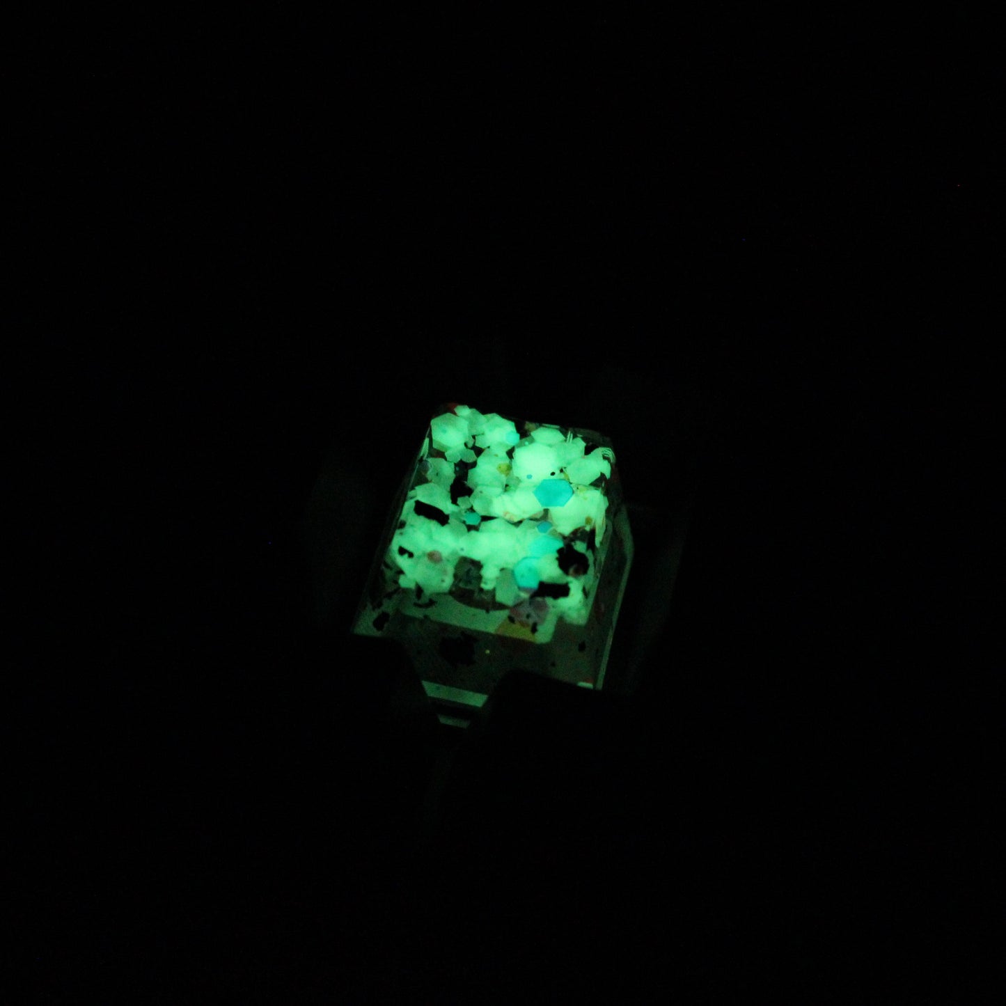 Glowing Glitter R4 Keycap