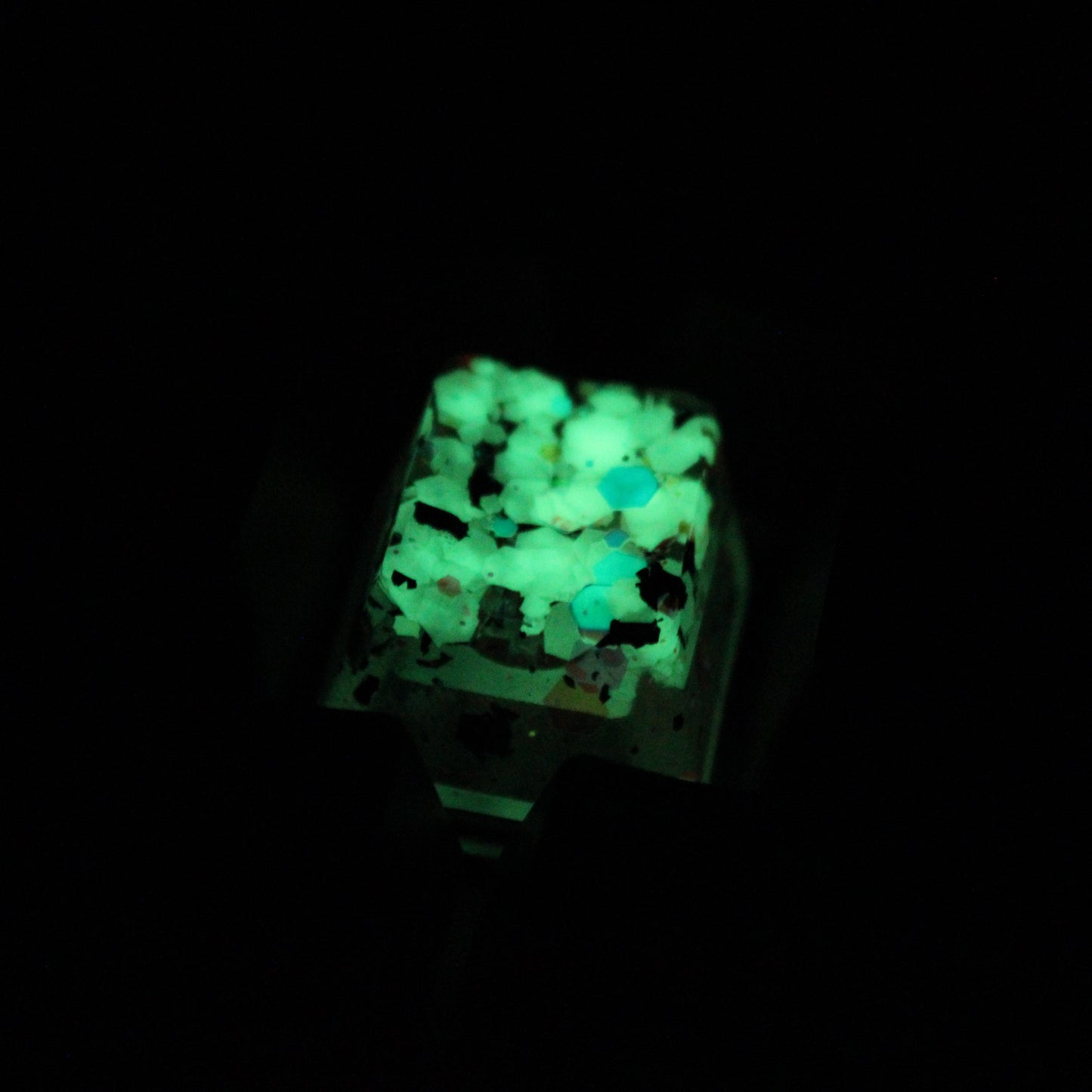 Glowing Glitter R4 Keycap