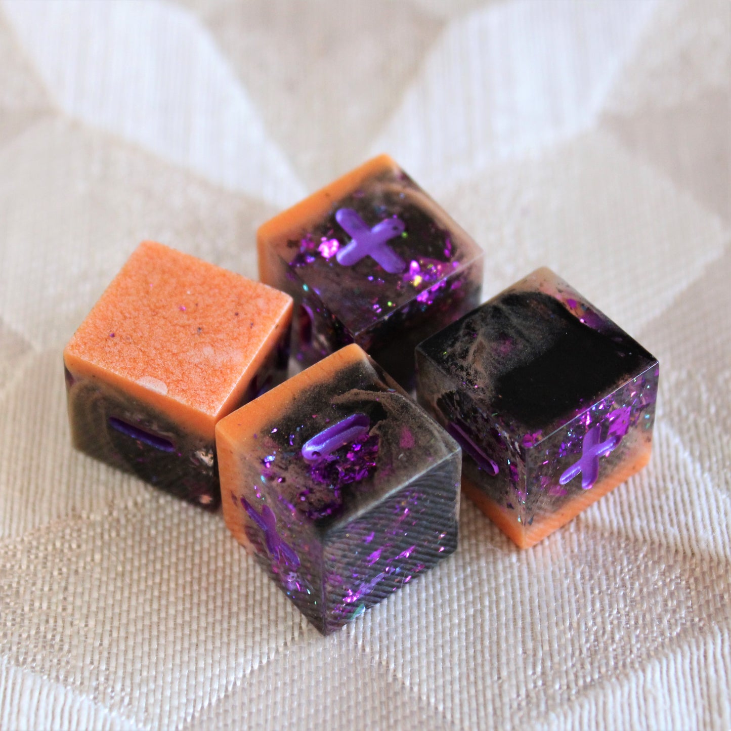 Glowing Halloween Fate Dice