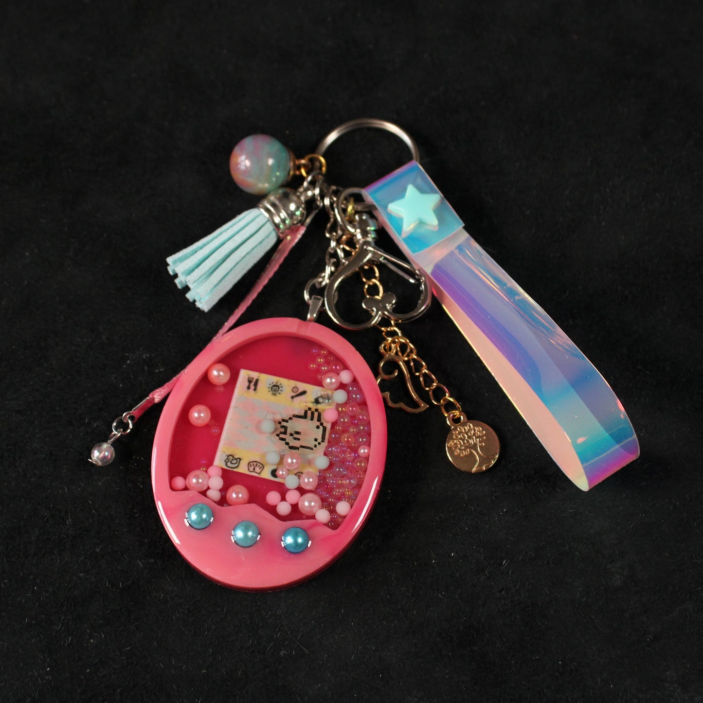 Portable Friend Shaker Charm