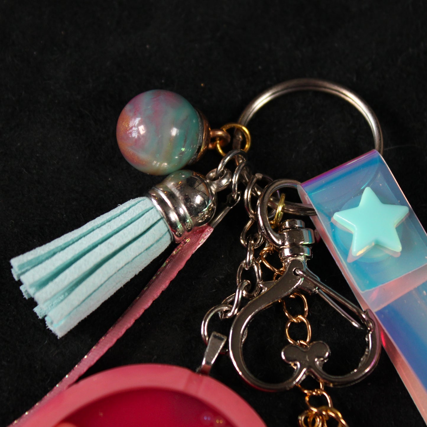 Portable Friend Shaker Charm