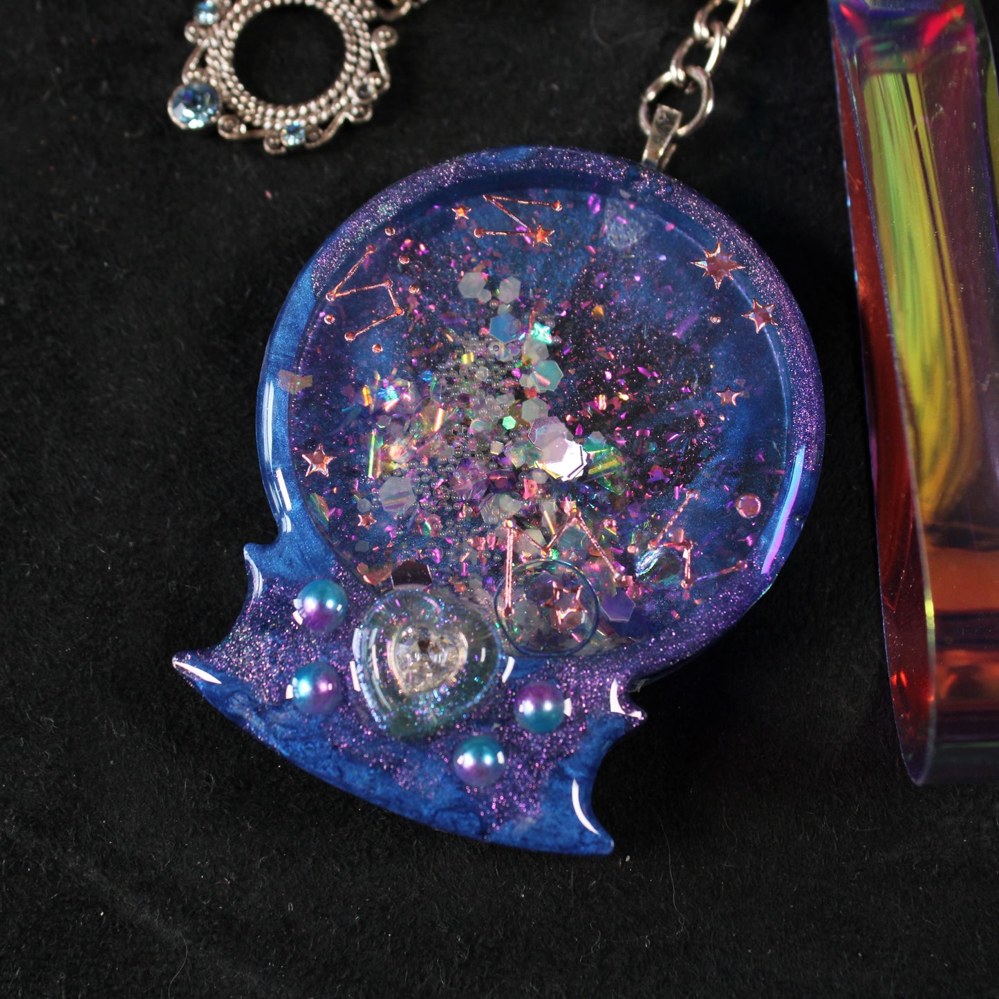 Crystal Ball Shaker Charm