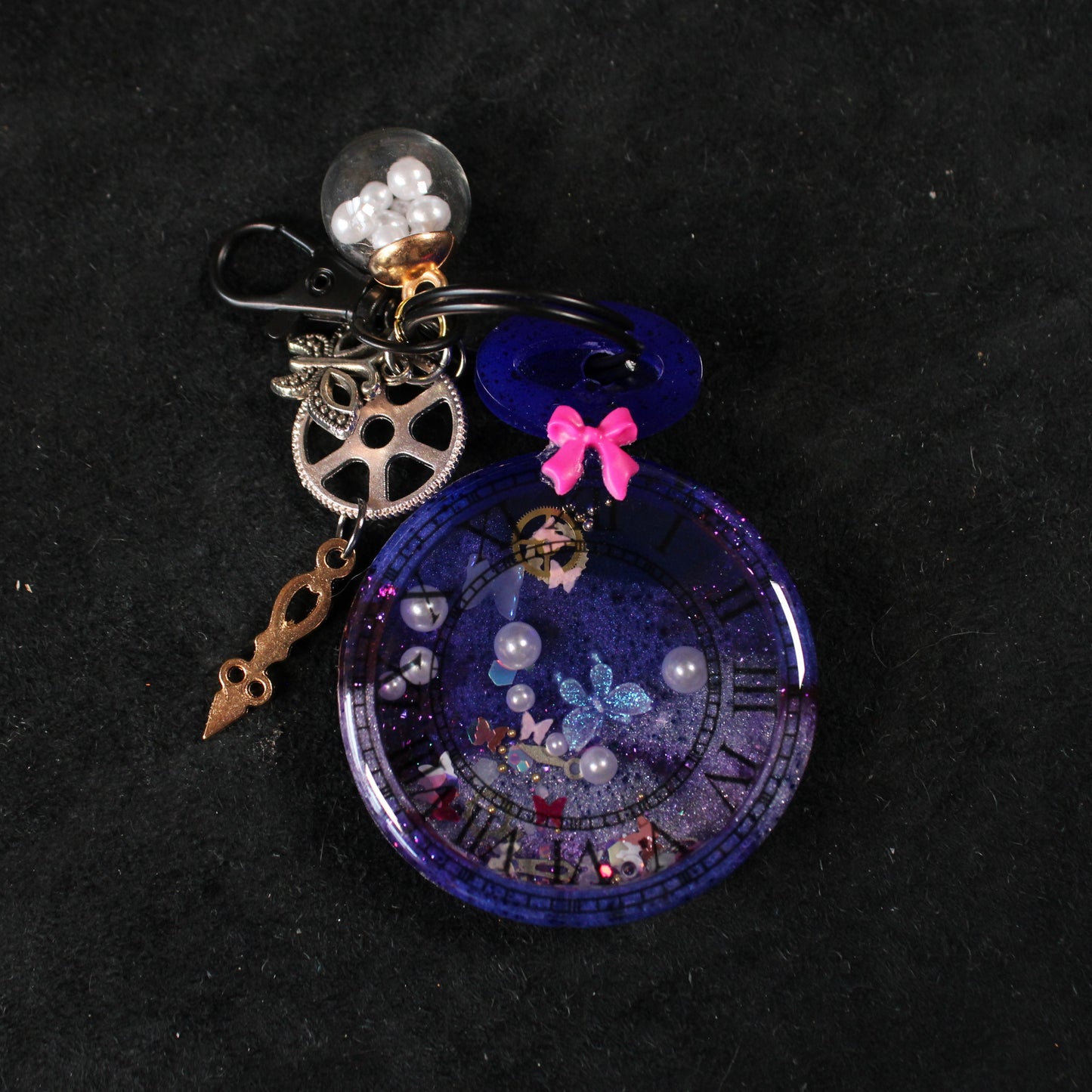 Pocketwatch Shaker Charm