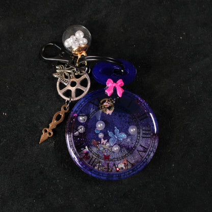 Pocketwatch Shaker Charm