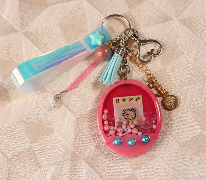 Portable Friend Shaker Charm