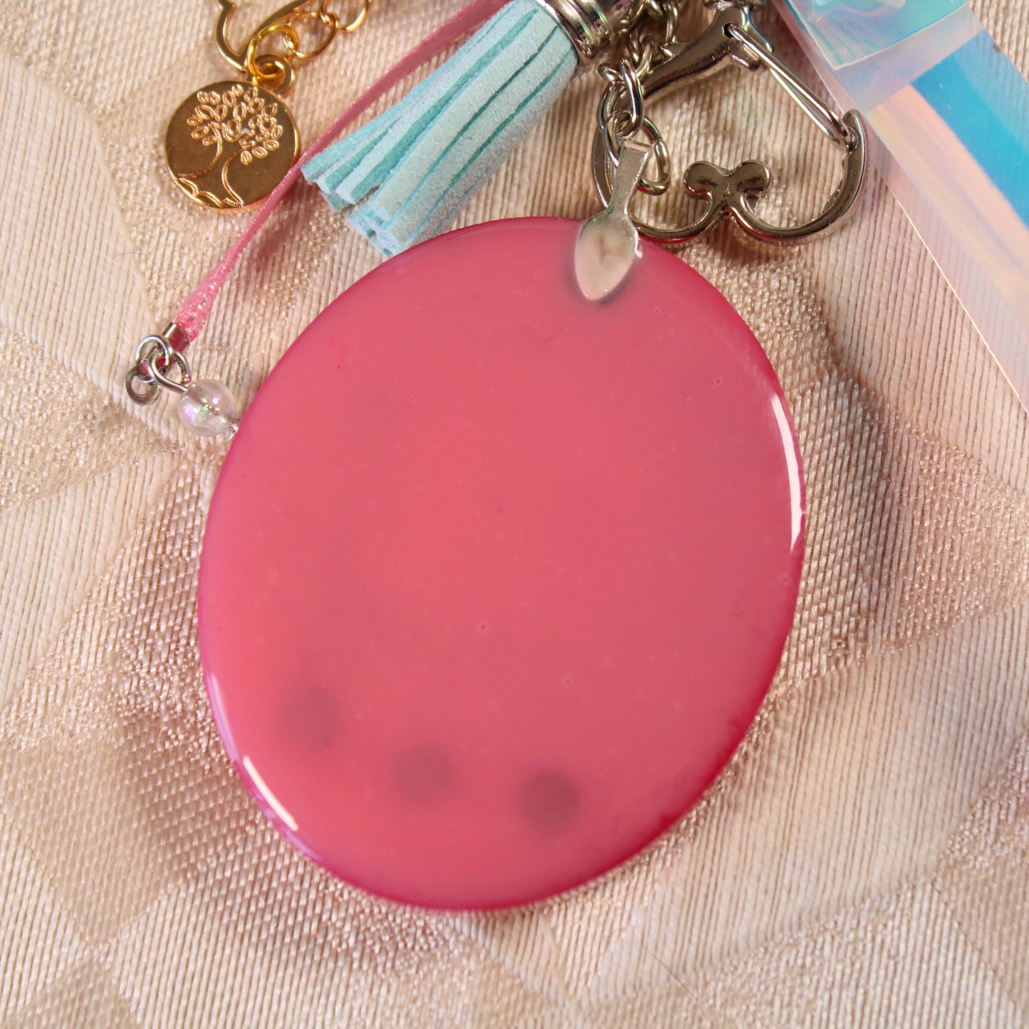 Portable Friend Shaker Charm