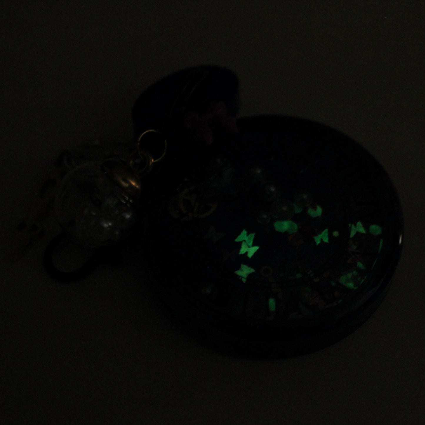 Pocketwatch Shaker Charm