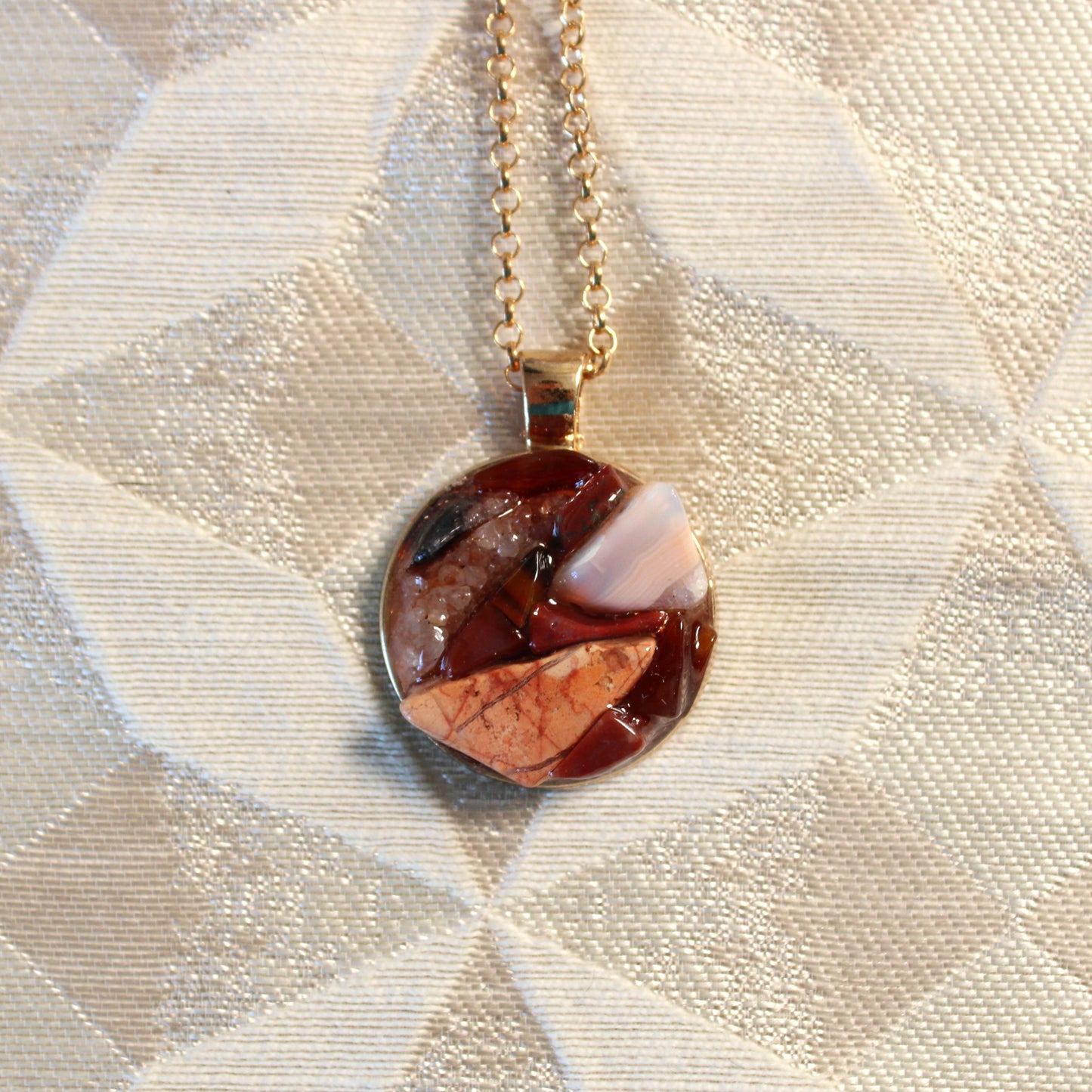 Red Zigzag Stone Chip Necklace