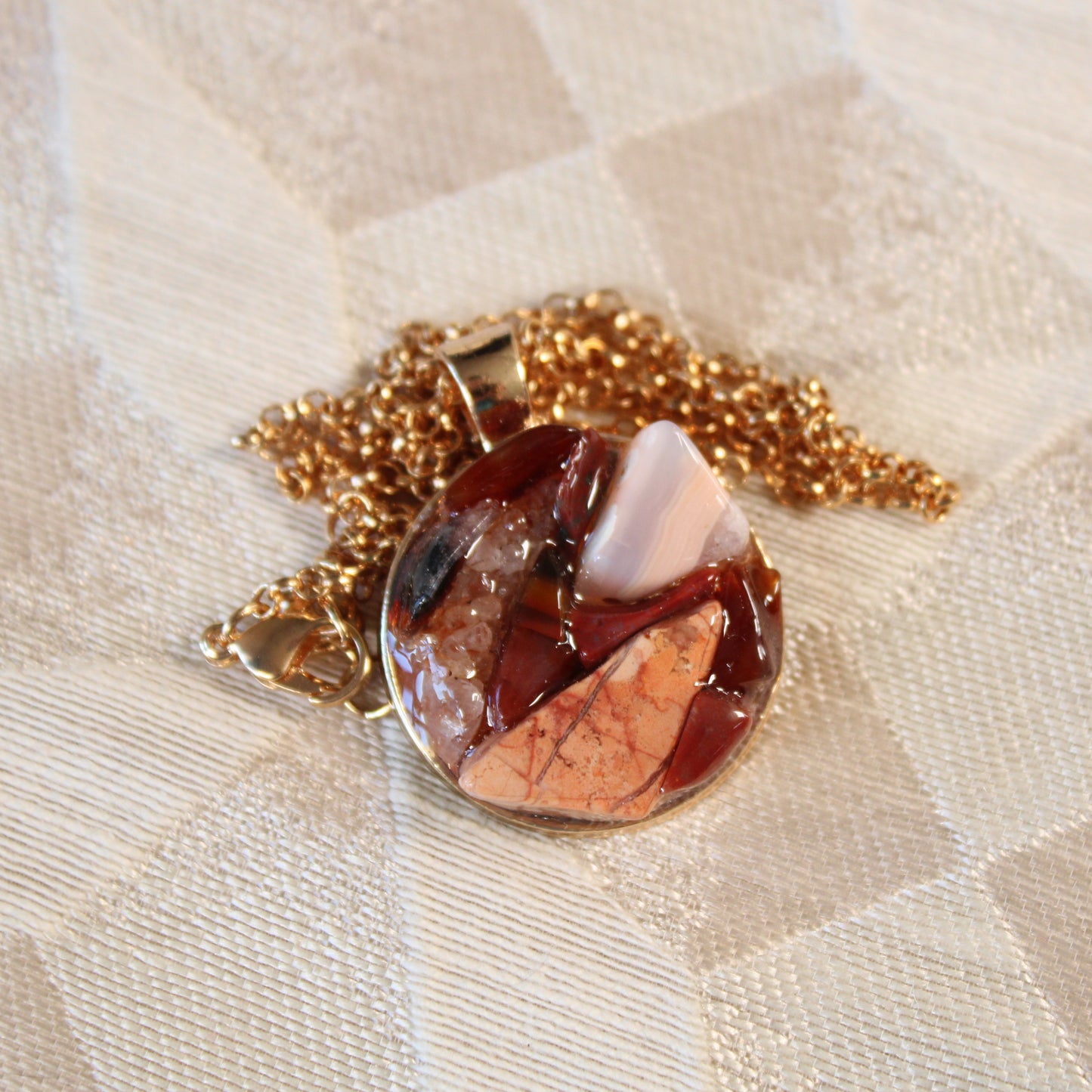 Red Zigzag Stone Chip Necklace
