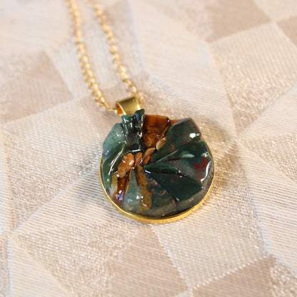 Golden Vein Stone Chip Necklace