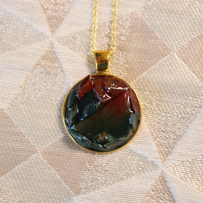 Red to Green Stone Chip Necklace