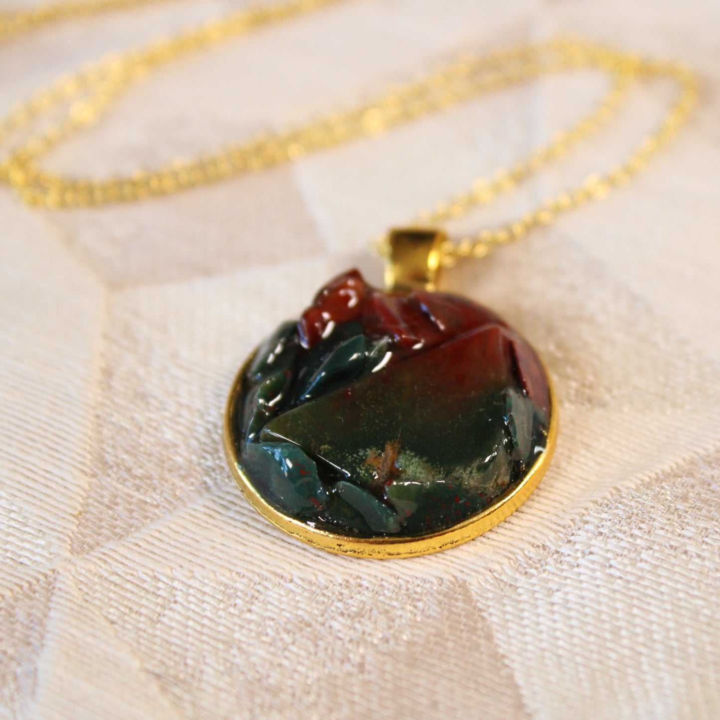 Red to Green Stone Chip Necklace