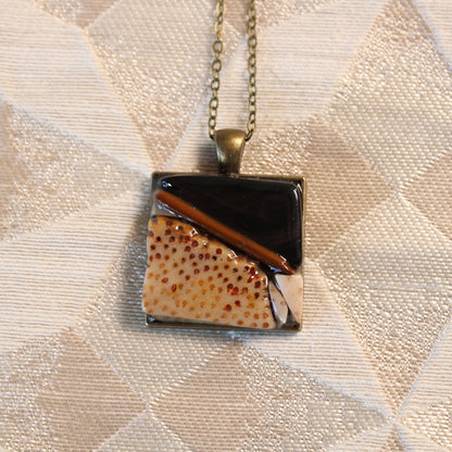 Neutral Split Stone Chip Necklace