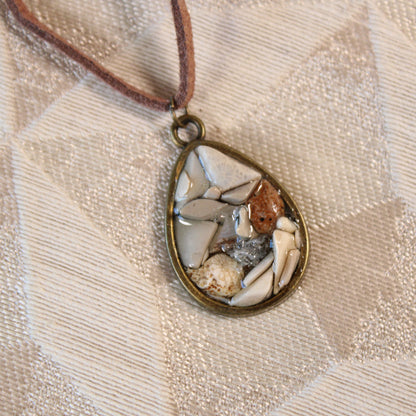 White Droplet Stone Chip Necklace