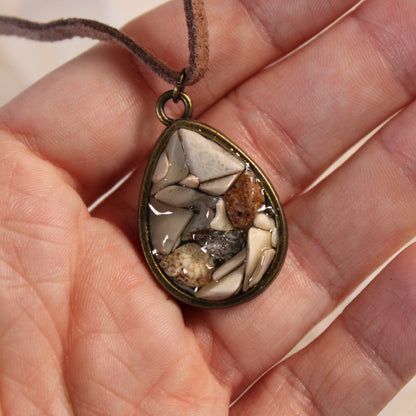 White Droplet Stone Chip Necklace