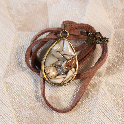 White Droplet Stone Chip Necklace