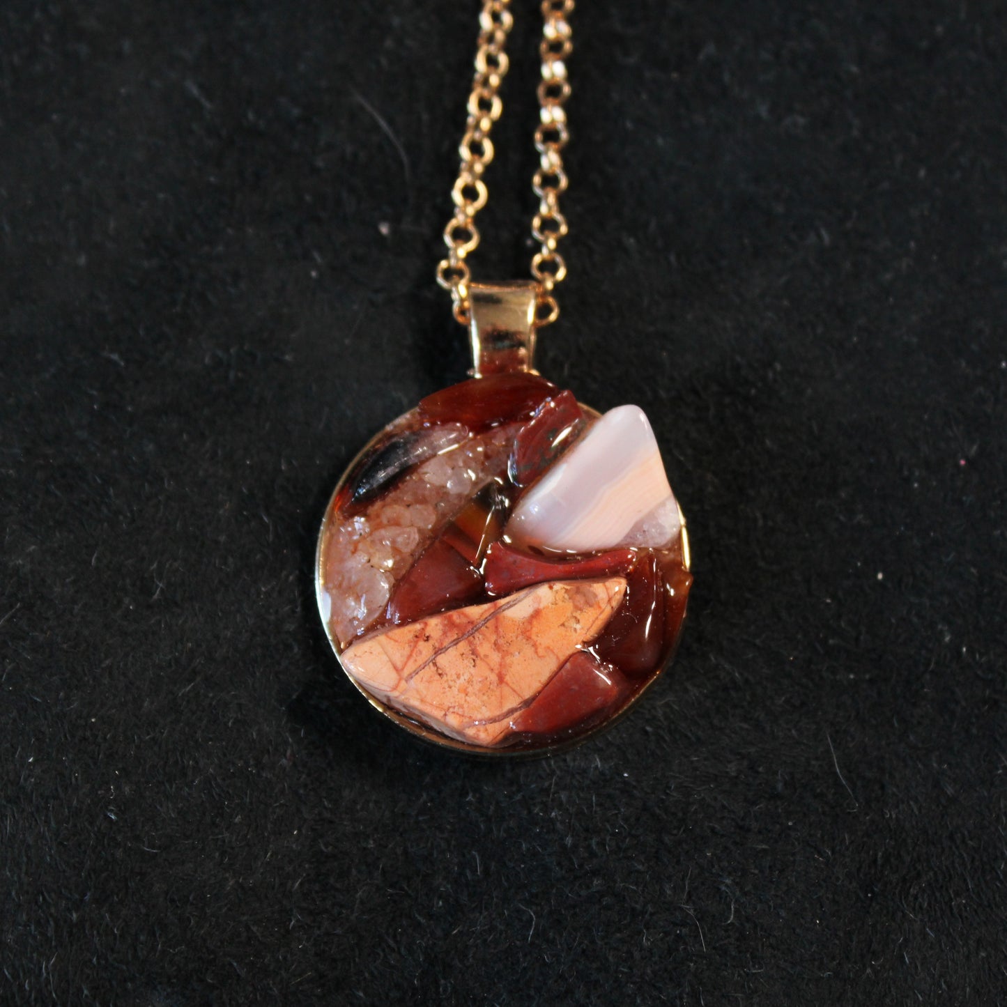 Red Zigzag Stone Chip Necklace