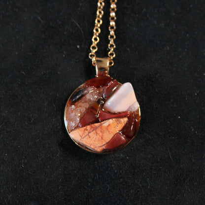 Red Zigzag Stone Chip Necklace