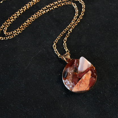 Red Zigzag Stone Chip Necklace