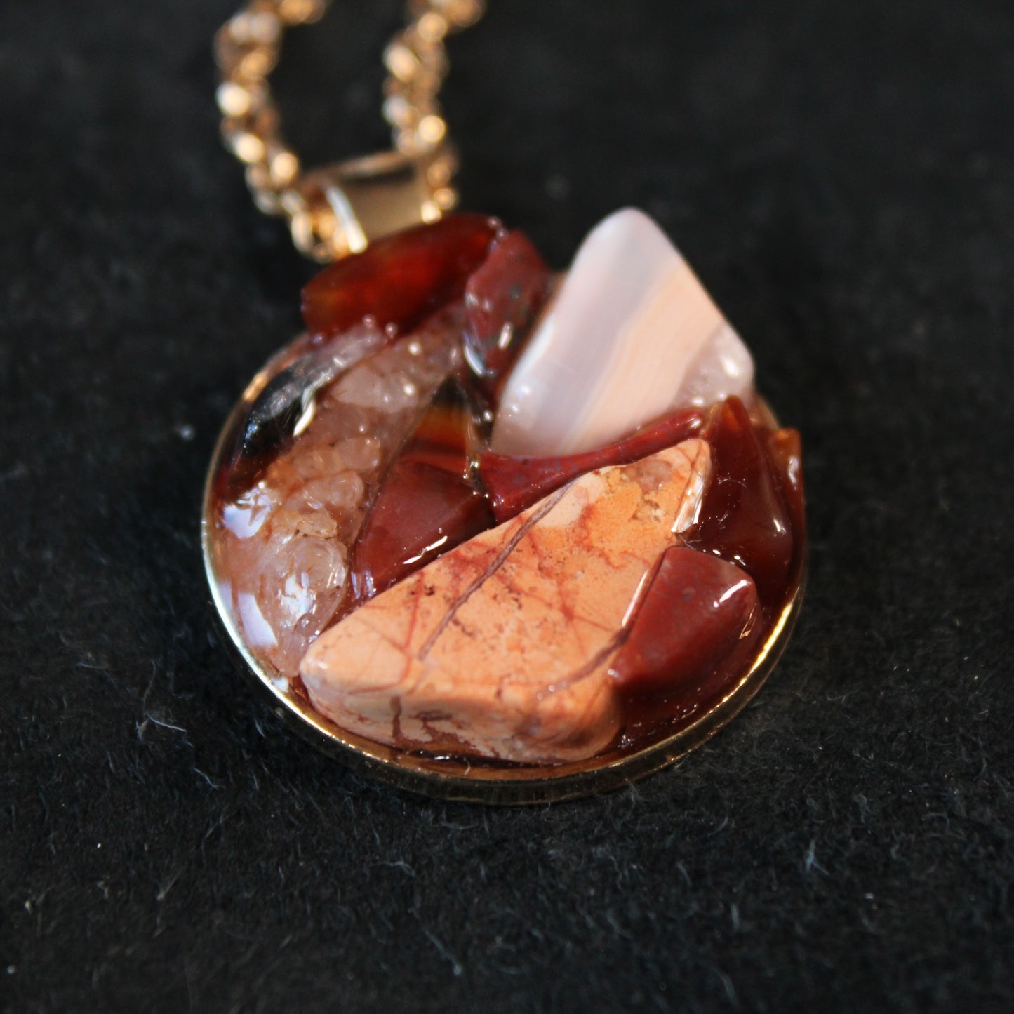 Red Zigzag Stone Chip Necklace