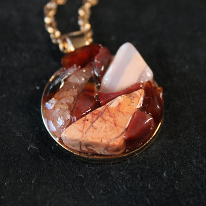 Red Zigzag Stone Chip Necklace