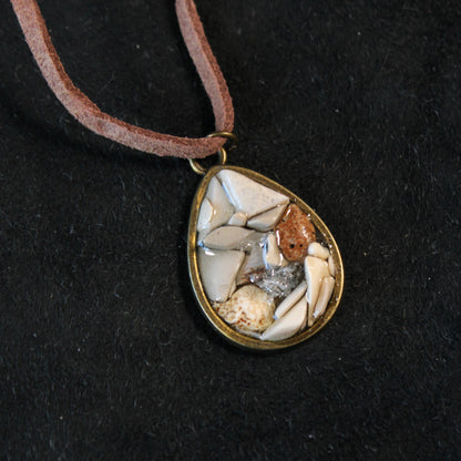 White Droplet Stone Chip Necklace