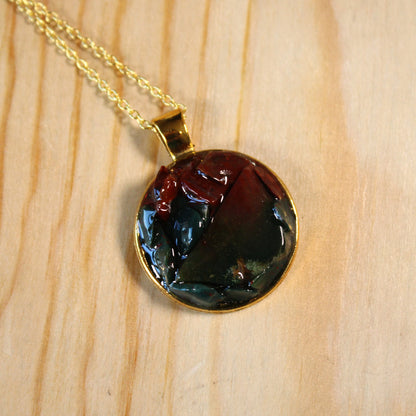 Red to Green Stone Chip Necklace