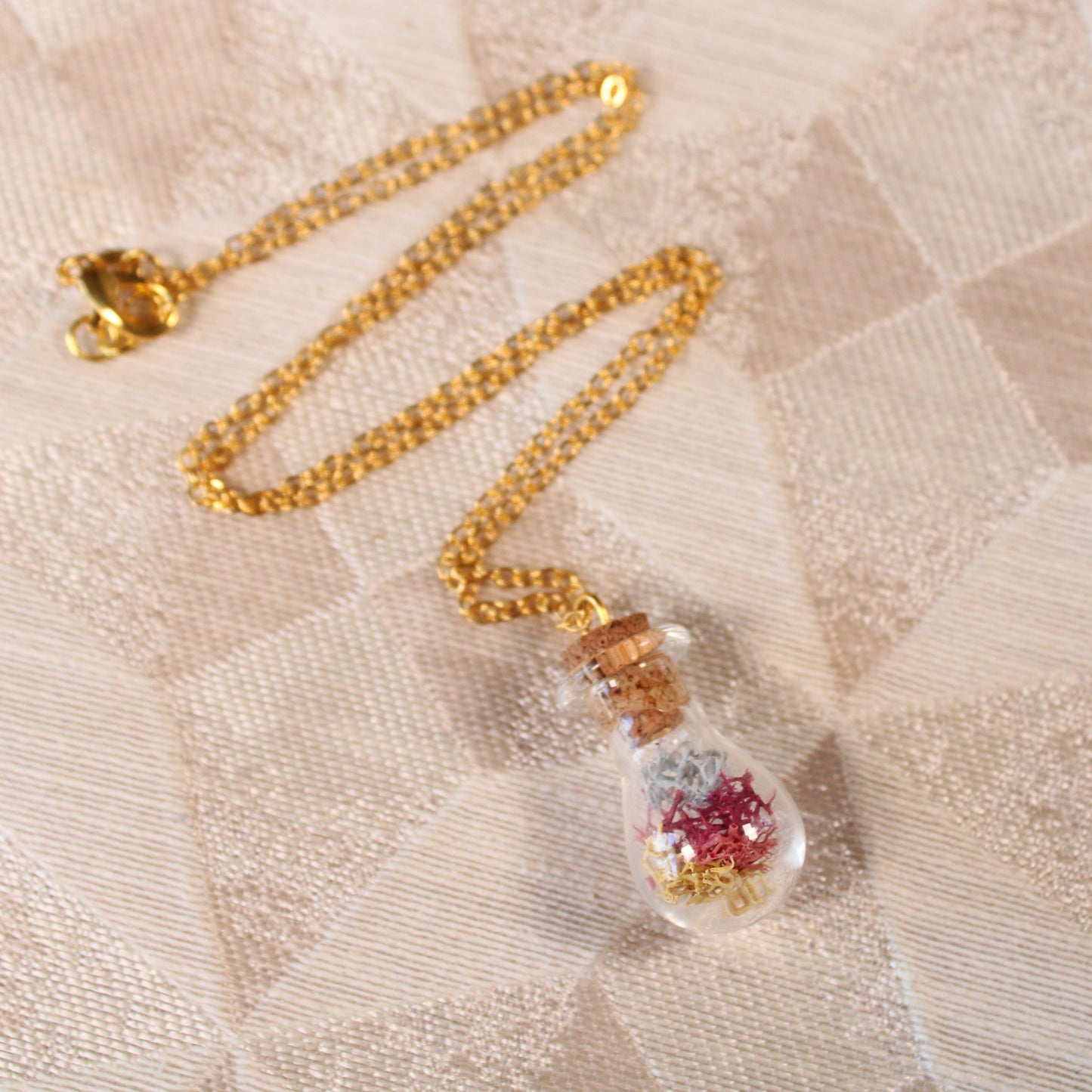 Round Sunrise Moss Necklace