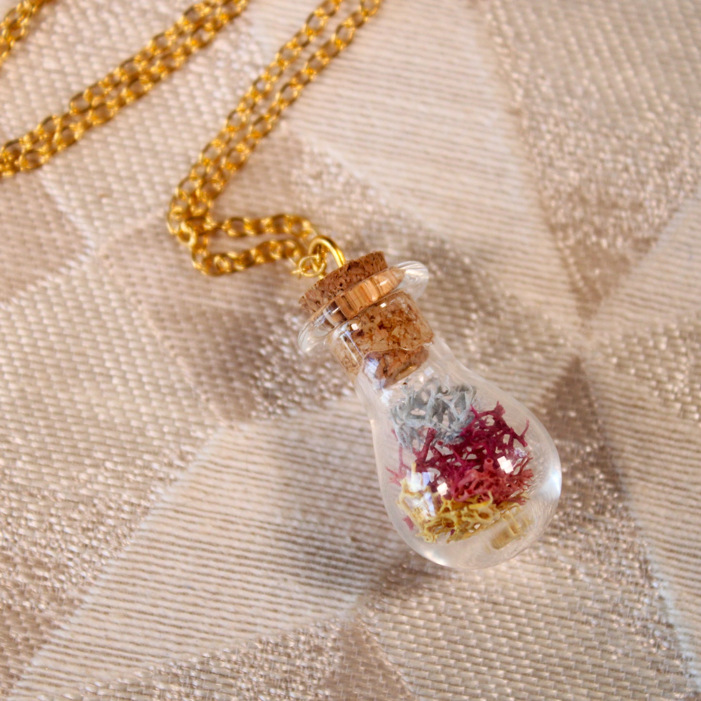 Round Sunrise Moss Necklace