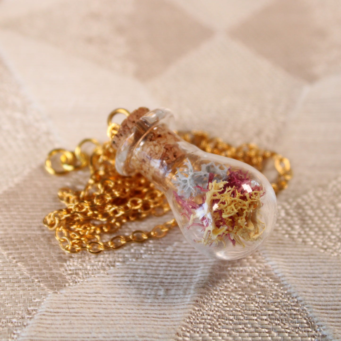 Round Sunrise Moss Necklace