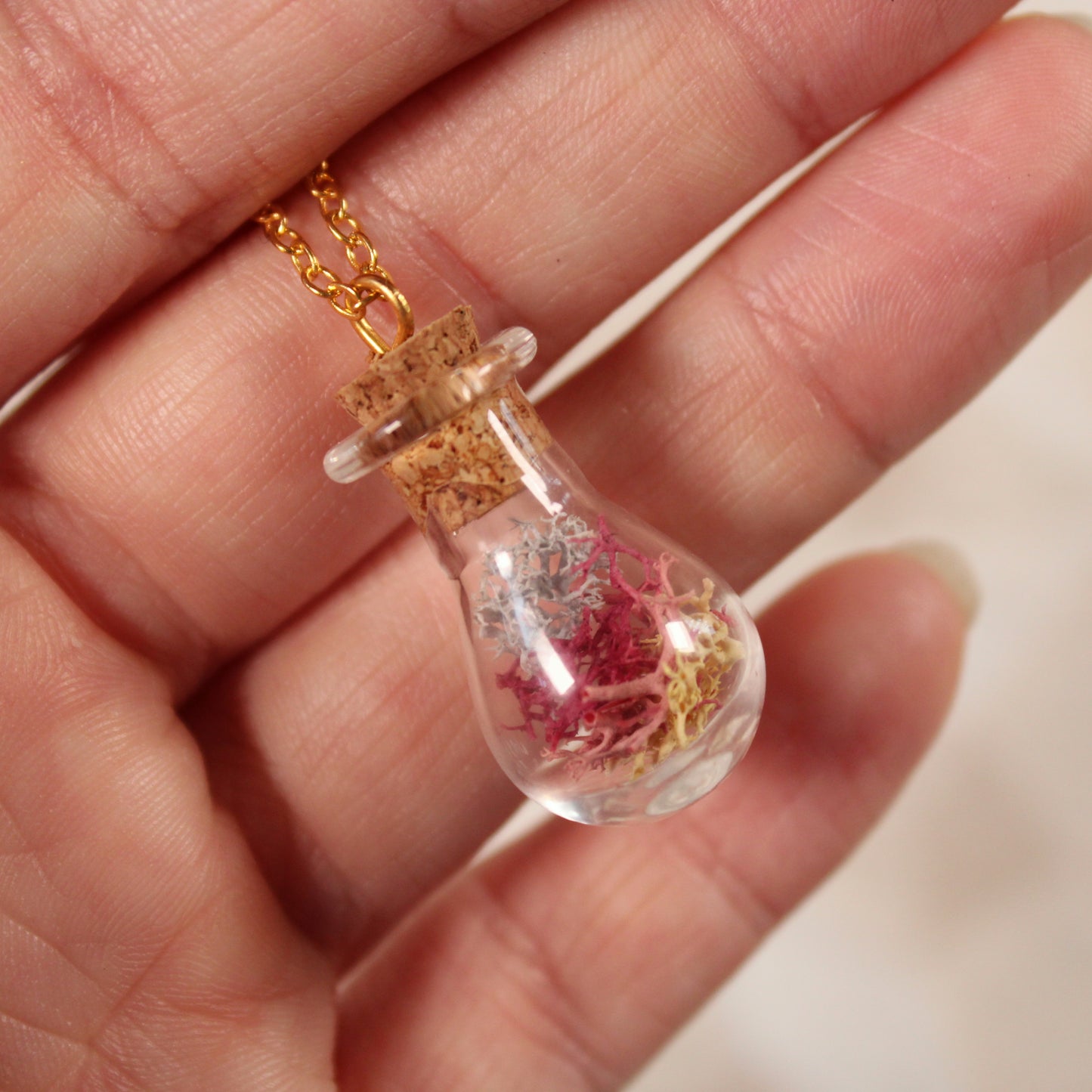 Round Sunrise Moss Necklace