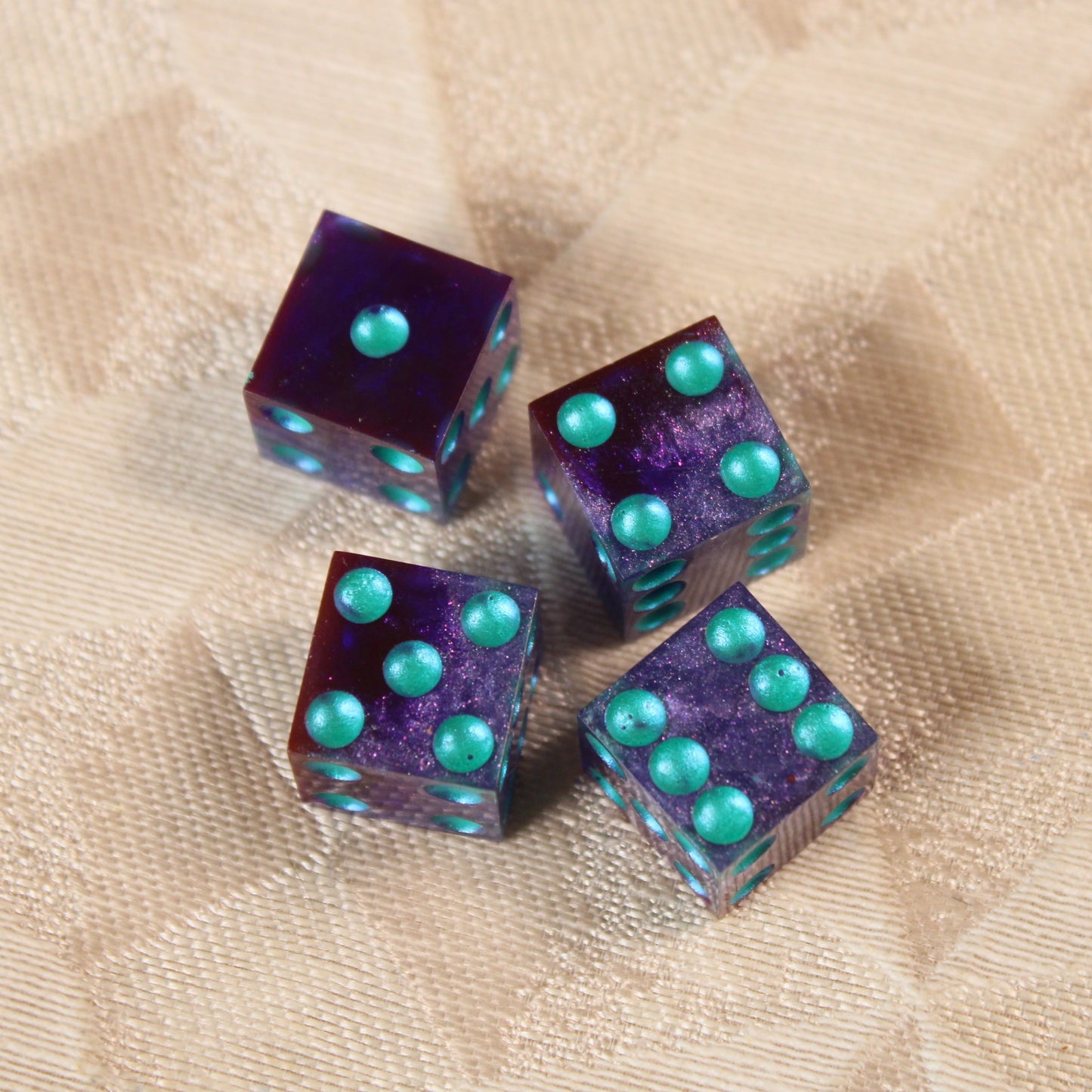 Handmade Sugarplum 4D6
