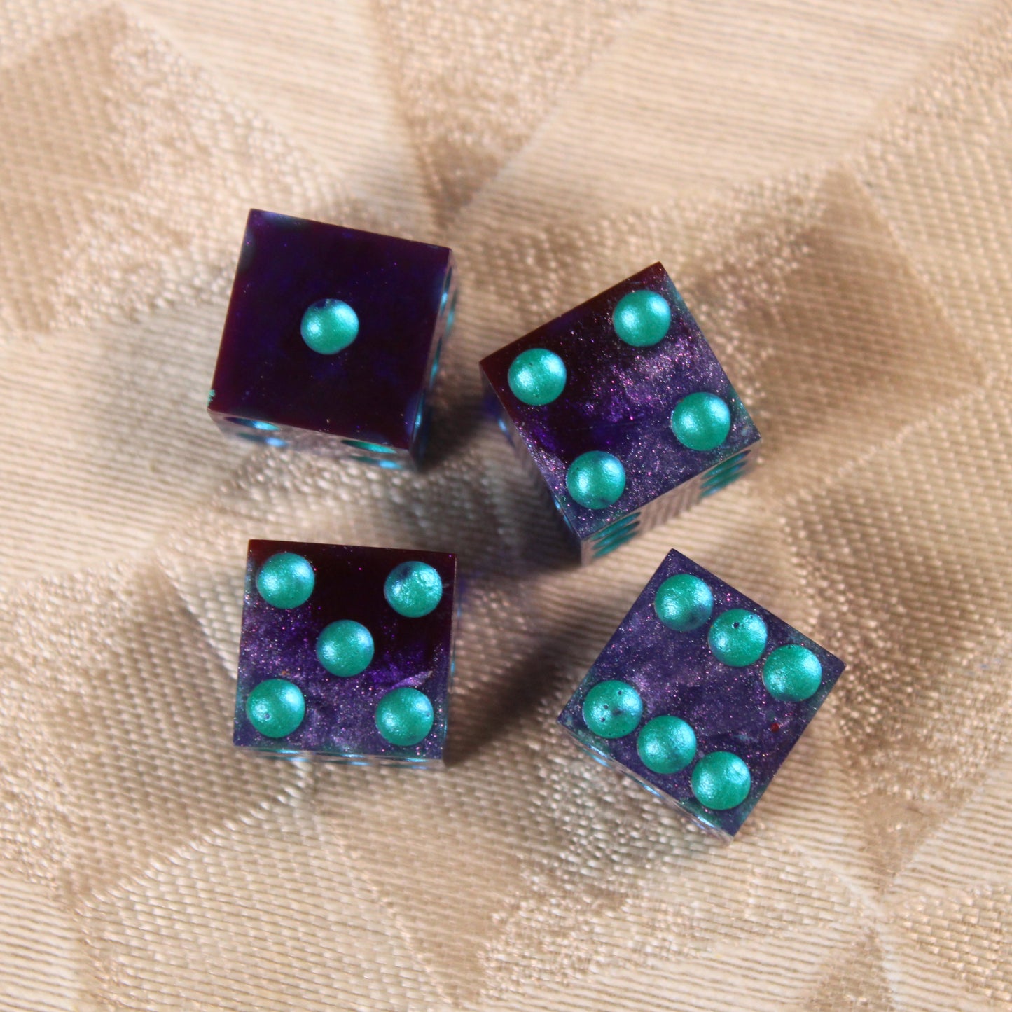Handmade Sugarplum 4D6