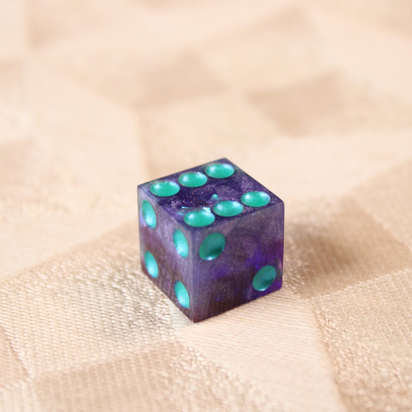 Handmade Sugarplum 4D6