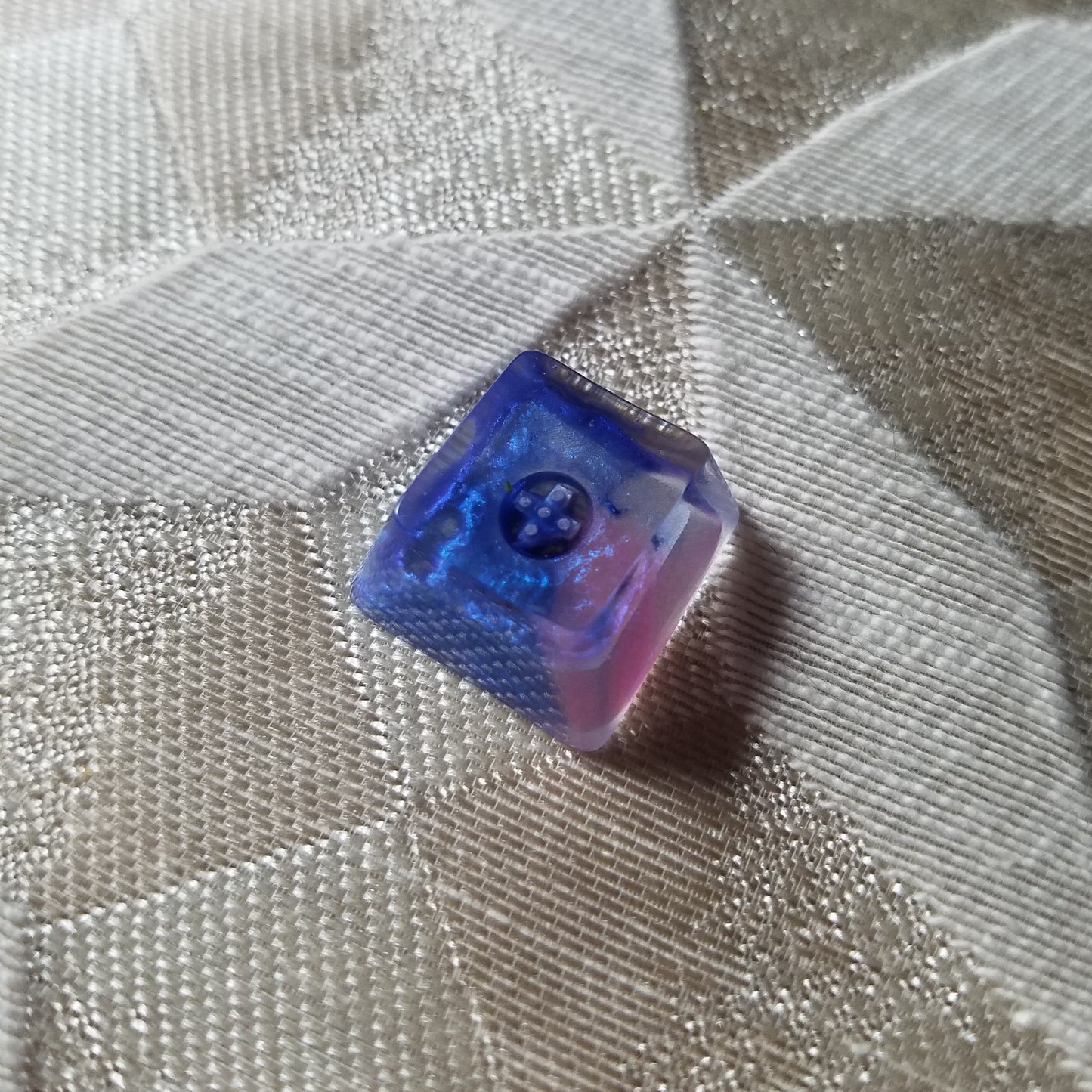 Handmade Shimmer Blue-Pink R1 Keycap