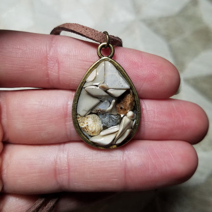 White Droplet Stone Chip Necklace