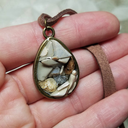 White Droplet Stone Chip Necklace