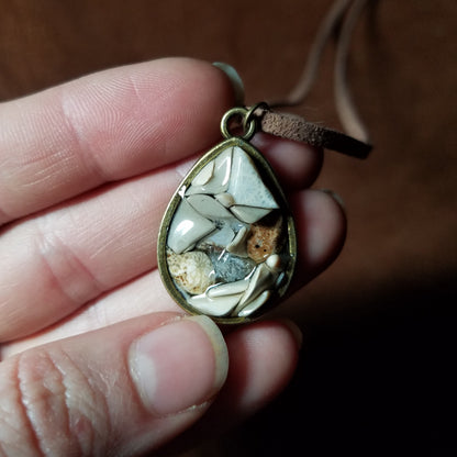 White Droplet Stone Chip Necklace